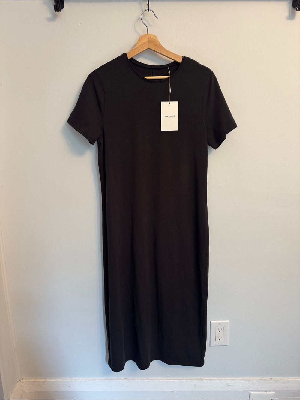 Woman’s Everlane T-shirt dress